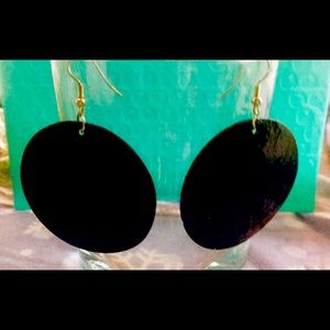 2005 BLACK SPANISH SEASHELL EARRINGS